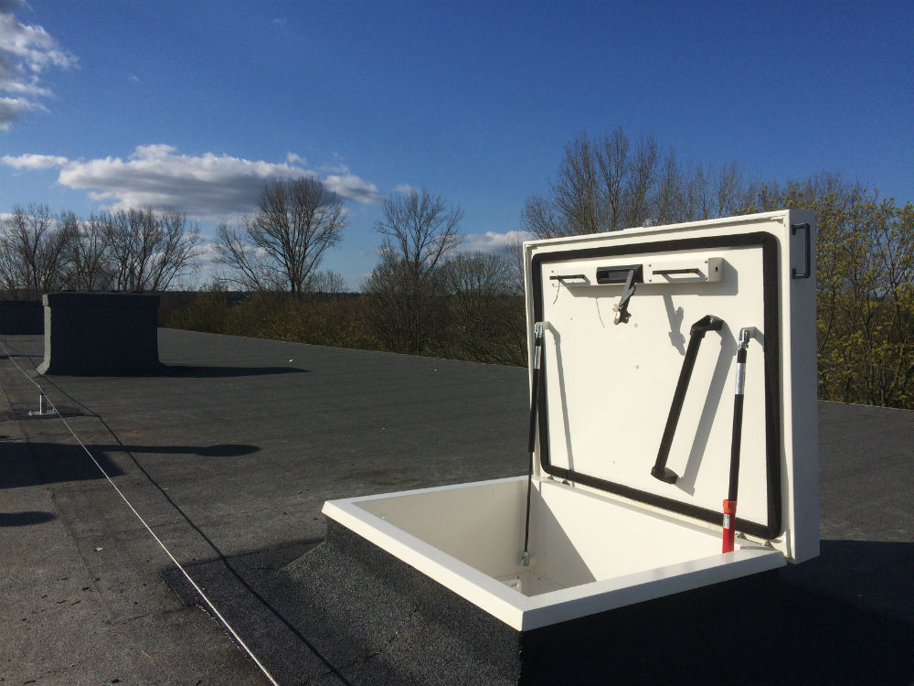 Roof hatch for maintenance and cleaning of solar panels | Case Study ...